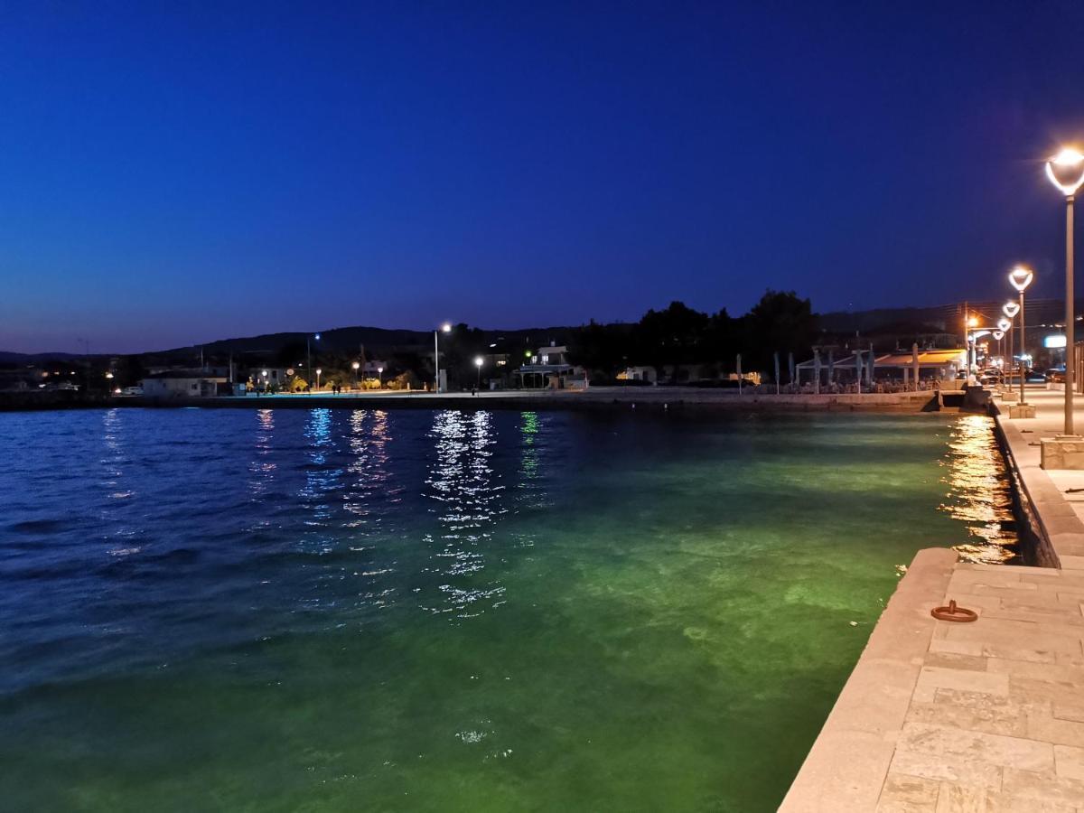 Nikiti Modern Villa Buitenkant foto