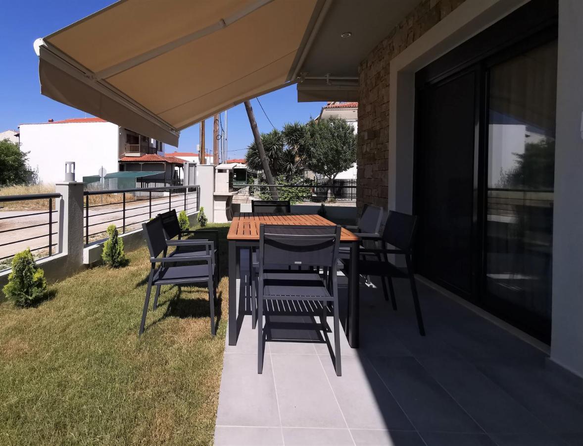 Nikiti Modern Villa Buitenkant foto